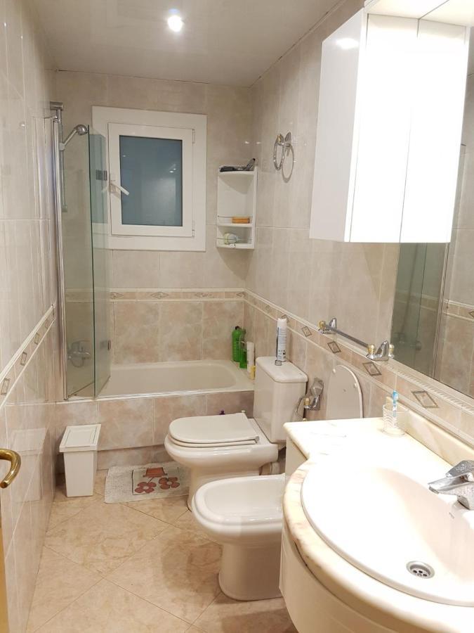 Habitacion En Piso Compartido Cerca Del Camp Nou L'Hospitalet de Llobregat Luaran gambar